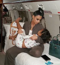 Weekly Hot: Manjanya North West ke Kim Kardashian - JLo Tunangan