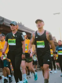 Wendi Cagur Perdana Ikut Marathon 10K di Bali, Romantis Bareng Istri