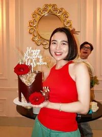 Potret Wika Salim Ulang Tahun ke-33, Dapat Kado Tas Mewah dari Pacar