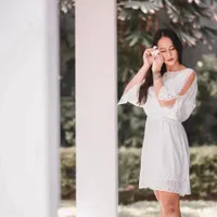 Wine Consultant & Sommelier Cantik, 8 Potret Janisaa Pradja Istri Mike Lewis Anggun dan Berkelas dalam Balutan Gaun