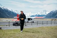 Wujudkan Impian, Gading Marten Terjun Payung di Selandia Baru