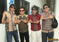 Wali Band Bicara Soal Pakai Batik di Konser Luar Negeri
