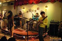 White Shoes And The Couples Company di Galeri Foto Antara