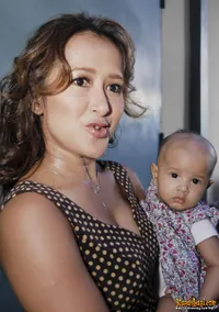 Widi Mulia Dan Bayinya di Studio Penta