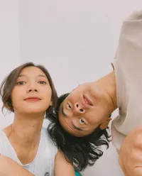‘YANG HILANG DALAM CINTA’, Berikut 8 Potret Sheila Dara & Dion Wiyoko yang Bikin Baper