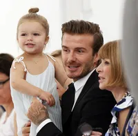 Yuk Intip Koleksi Sepatu Cantik di Lemari Harper Beckham