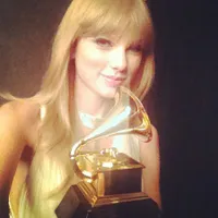 Yuk Intip Taylor Swift Narsis di Instagram