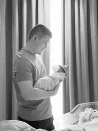 Zaskia Sungkar Melahirkan Anak Ketiga, Irwansyah Punya Anak Laki-Laki Lagi