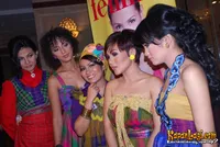 Foto 5 Wanita