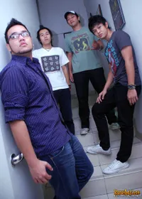 Foto AOP Band