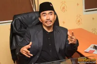 Foto Aa Gatot Brajamusti