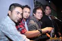 Foto Ada Band