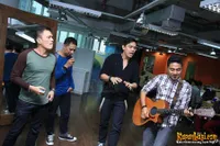 Foto Ada Band