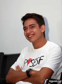 Foto Adipati Dolken