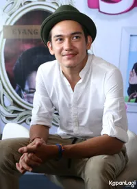 Foto Adipati Dolken