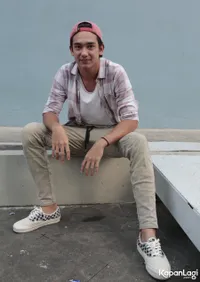 Foto Adipati Dolken