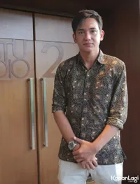 Foto Adipati Dolken