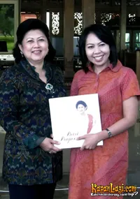 Foto Alberthiene Endah