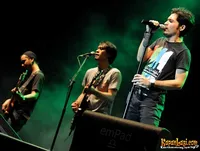 Foto Andra and The BackBone