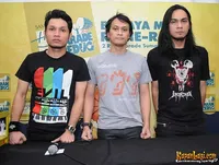 Foto Andra and The BackBone