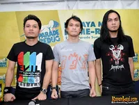 Foto Andra and The BackBone