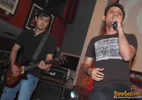 Foto Andra and The BackBone