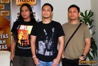 Foto Andra and The BackBone