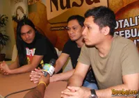 Foto Andra and The BackBone