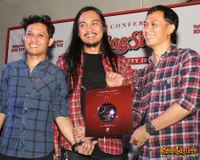 Foto Andra and The BackBone