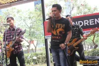 Foto Andra and The BackBone