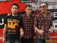 Foto Andra and The BackBone
