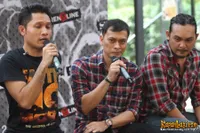 Foto Andra and The BackBone