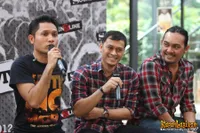 Foto Andra and The BackBone