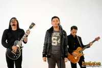 Foto Andra and The BackBone