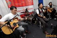 Foto Andra and The BackBone