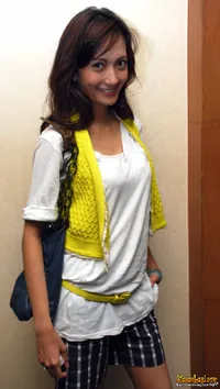 Foto Artika Sari Devi