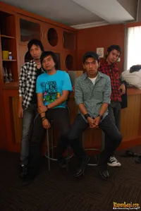 Foto Asbak Band