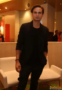 Foto Ashraf Sinclair