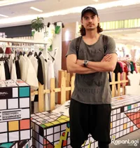 Foto Ashraf Sinclair