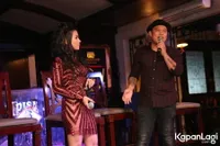 Foto Astri Ulat Bulu