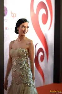 Foto Atiqah Hasiholan