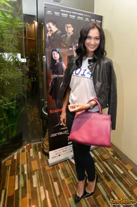 Foto Atiqah Hasiholan