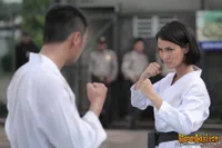 Foto Atiqah Hasiholan