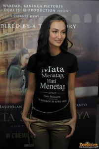 Foto Atiqah Hasiholan