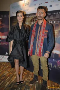 Foto Atiqah Hasiholan