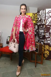 Foto Atiqah Hasiholan