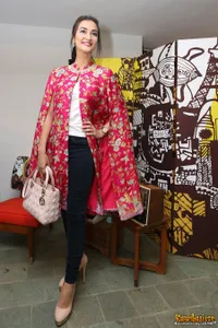 Foto Atiqah Hasiholan