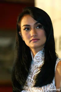 Foto Atiqah Hasiholan