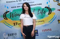 Foto Atiqah Hasiholan