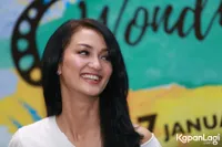 Foto Atiqah Hasiholan